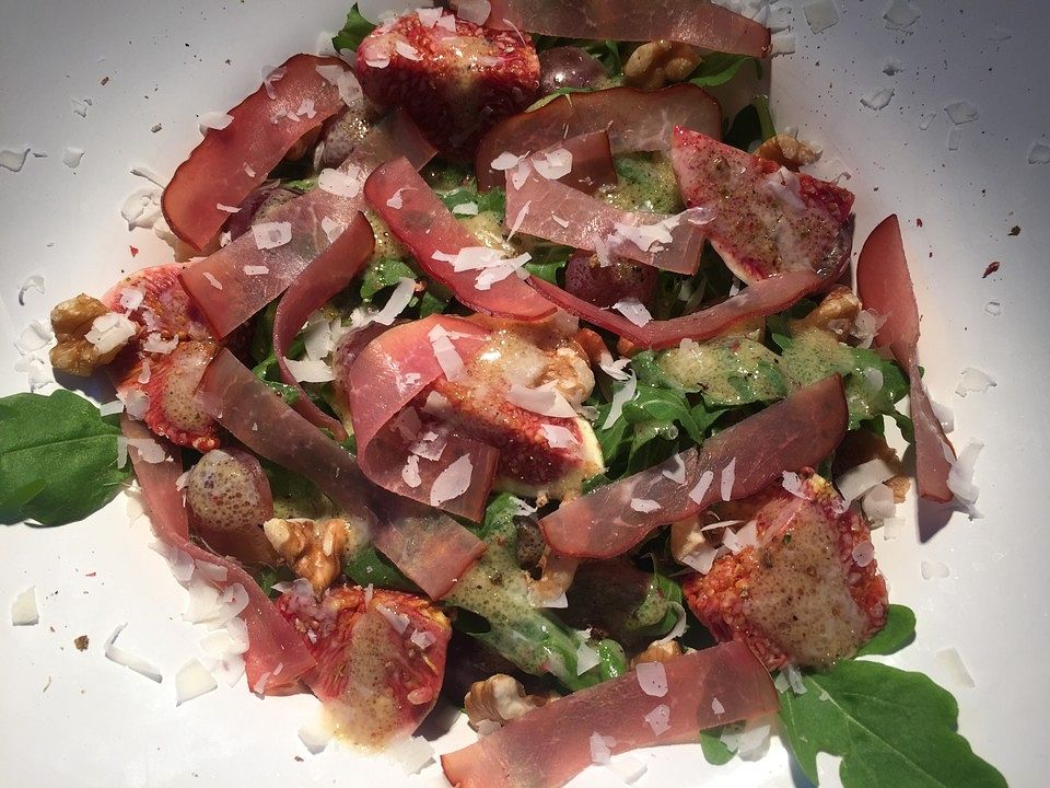 Salat mit Feigen, Rucola, Walnüssen und Trauben von SessM| Chefkoch