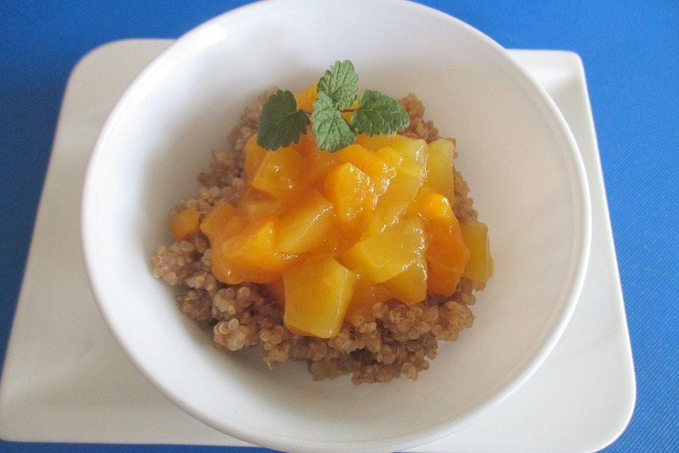 Quinoapudding mit Mandelmilch und Mango