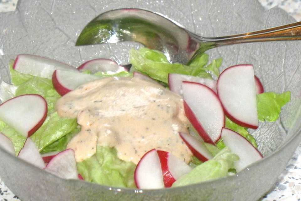 Tomaten-Blitzdressing für gemischten Salat