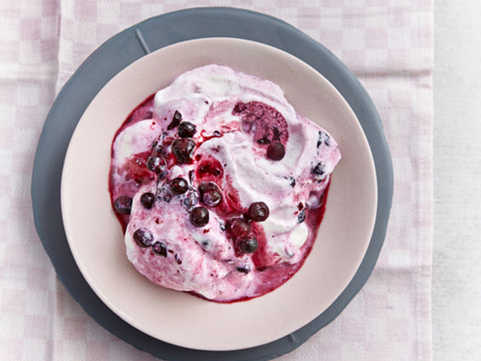 Frozen Yogurt mit Blaubeer Swirl von NatuerlichLecker | Chefkoch