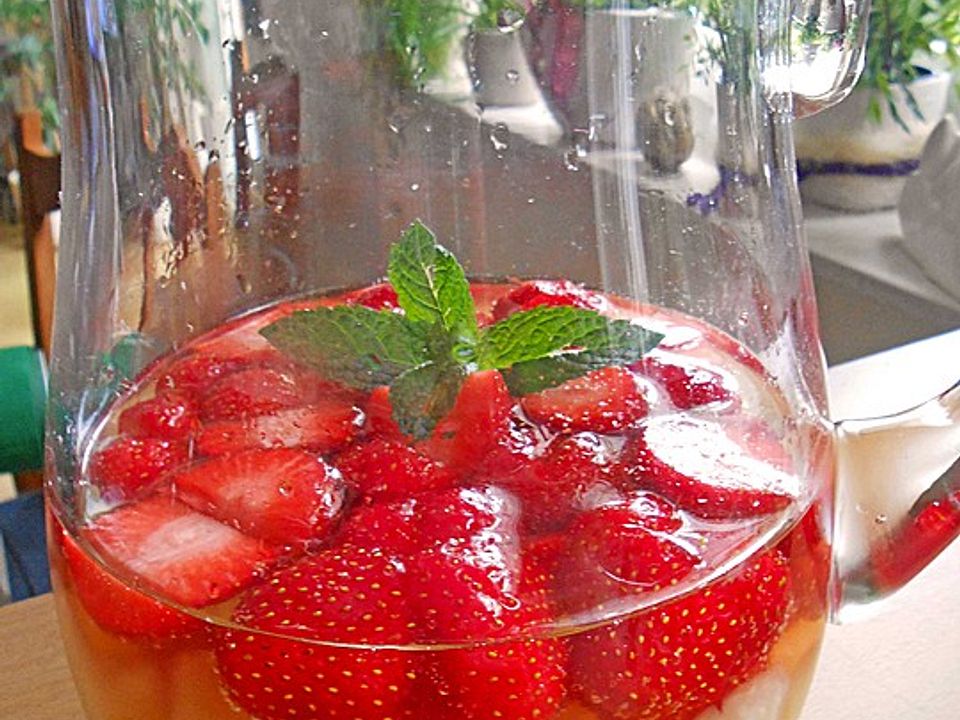 Ananas - Erdbeer - Bowle von inschallah| Chefkoch
