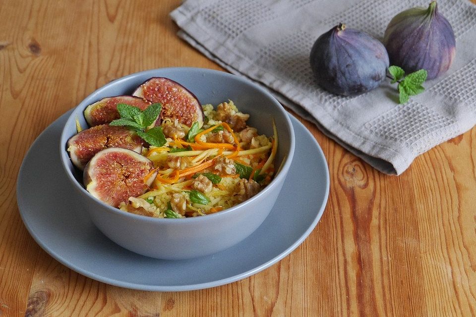 Couscous-Salat mit Feigen, Möhren und Pastinaken