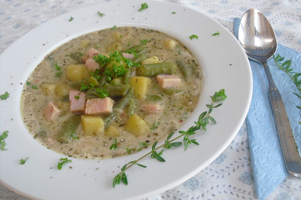 Schnippelbohnen - Suppe