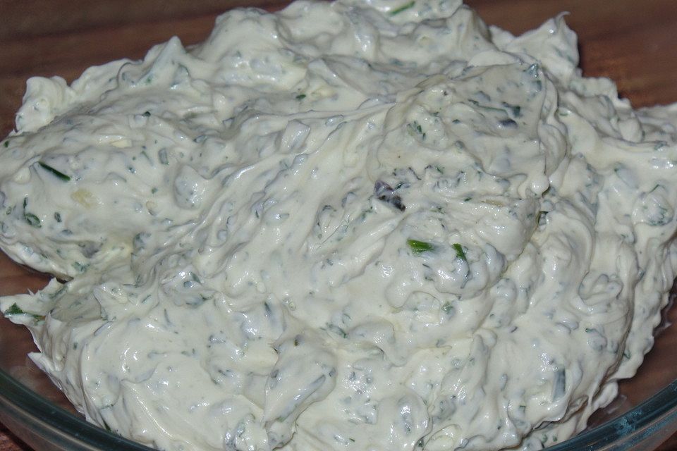 Cremige vegane Kräuterbutter