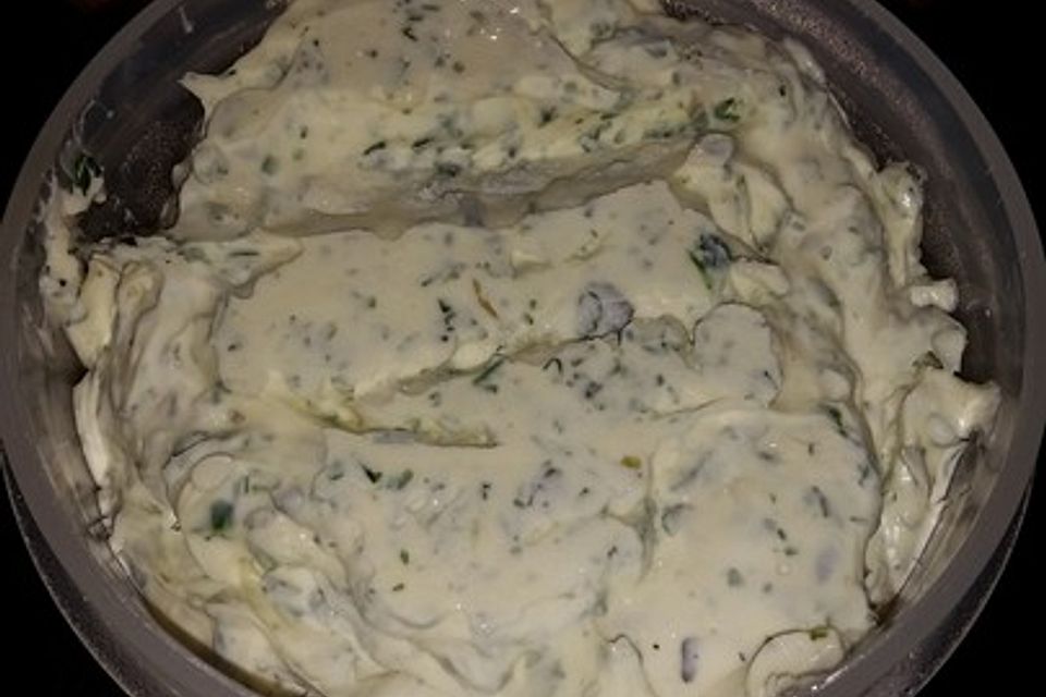 Cremige vegane Kräuterbutter