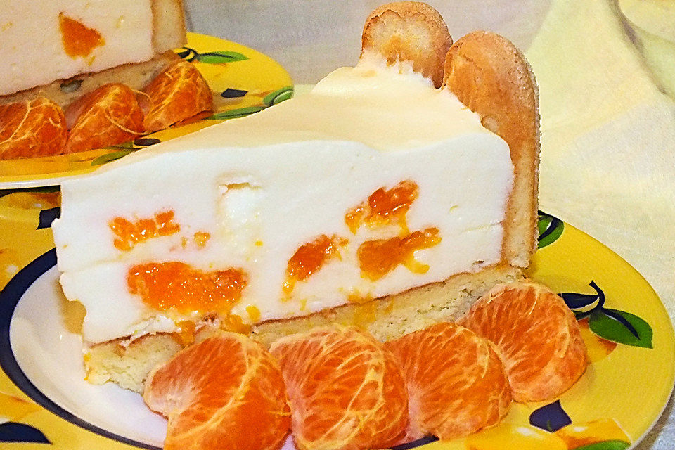 Mandarinen-Frischkäse-Torte mit Löffelbiskuitrand