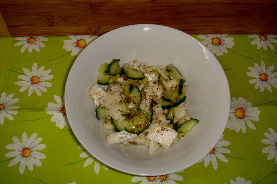 Schwäbischer Rettichsalat mit Gurke und Dill