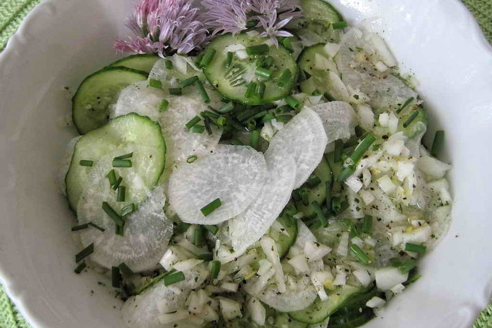 Schwäbischer Rettichsalat mit Gurke und Dill