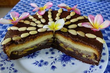 Schokoladen-Kuchen mit Jackfruit und Birnen