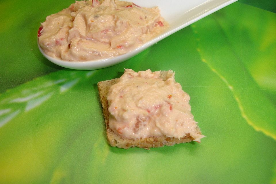 Frischkäsedip mit Räucherfisch