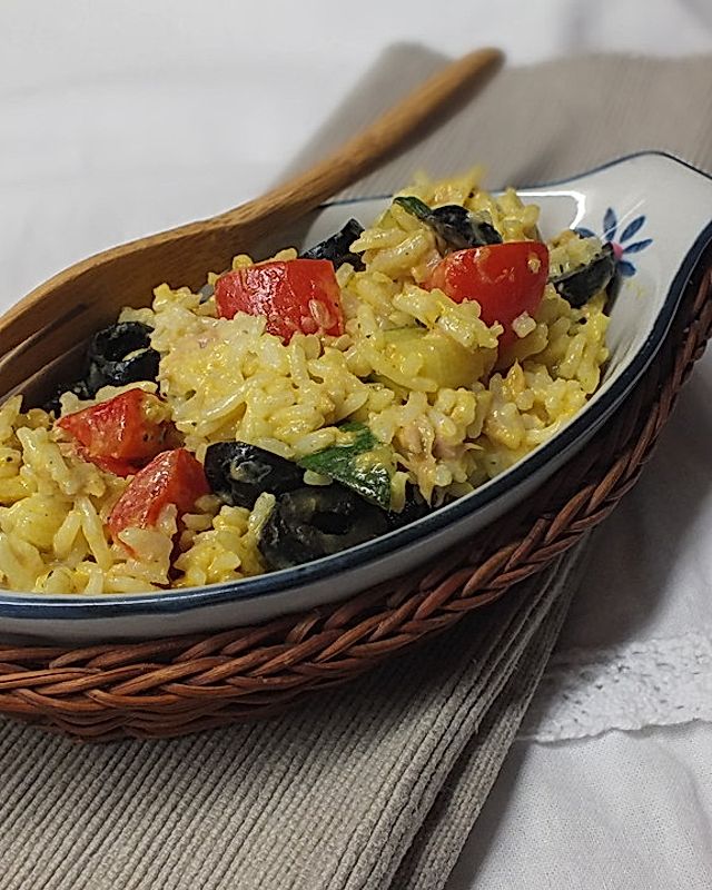 Reissalat mit Gemüse und Thunfisch