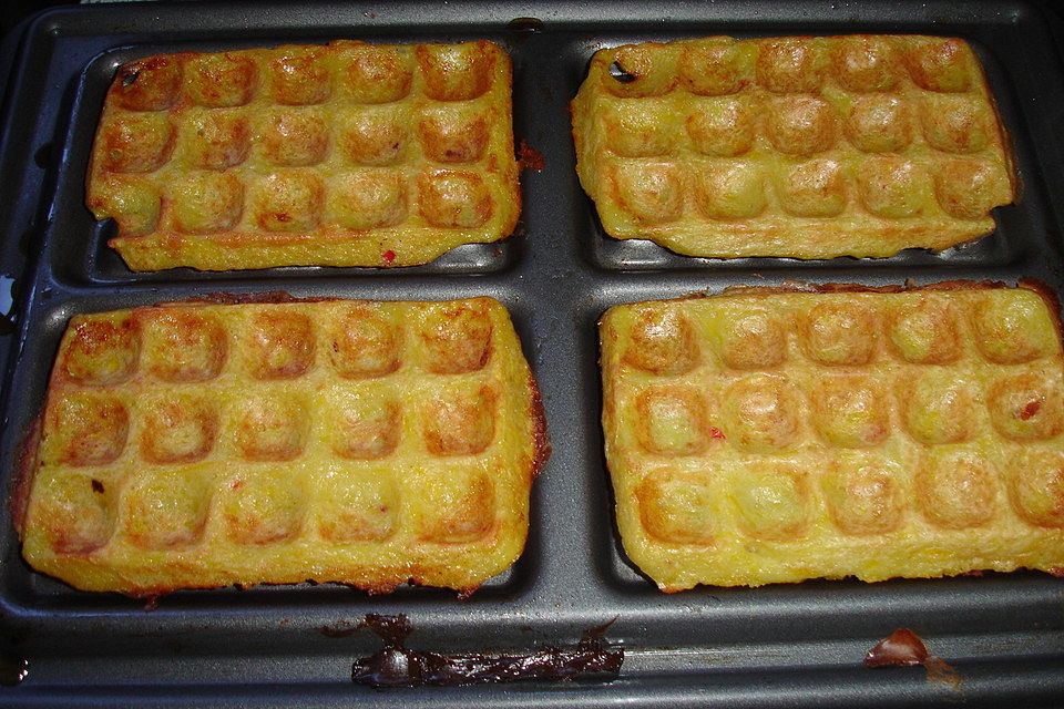 Herzhafte Waffeln mit Kartoffeln und Kürbis