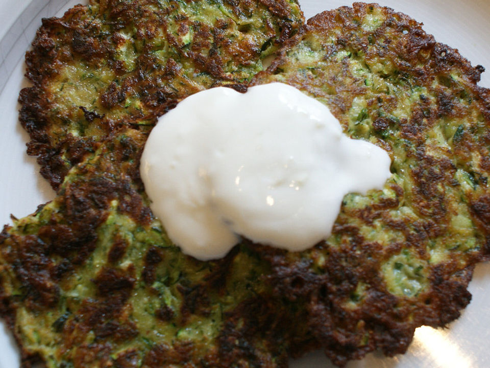 Zucchinifladen mit Joghurtsauce von Stephan-kocht-gerne| Chefkoch