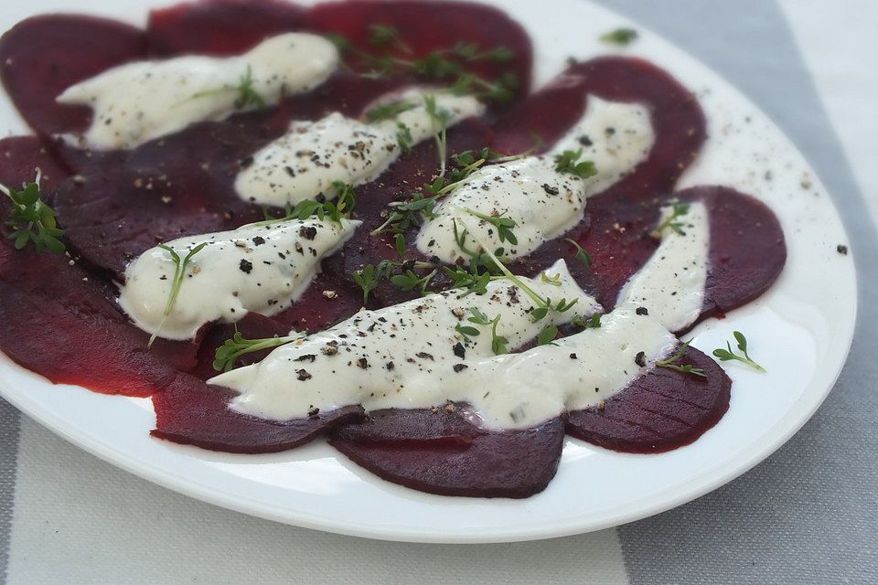 Rote Bete - Carpaccio mit Dip