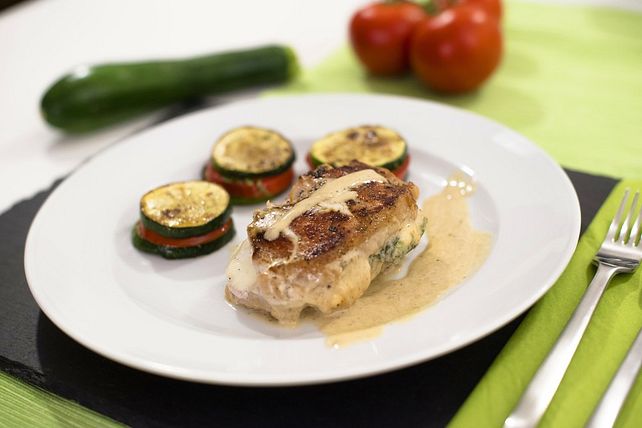 Schweinefilet, mit Spinat und Mozzarella gefüllt von Kasuomi| Chefkoch