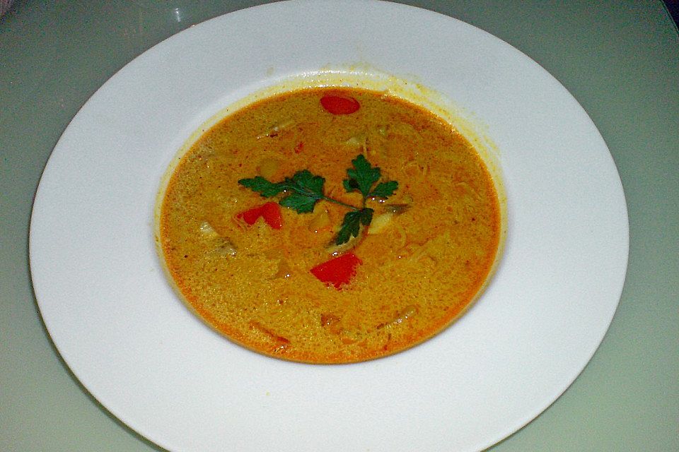 Kokos - Orangen - Ingwersuppe mit Huhn