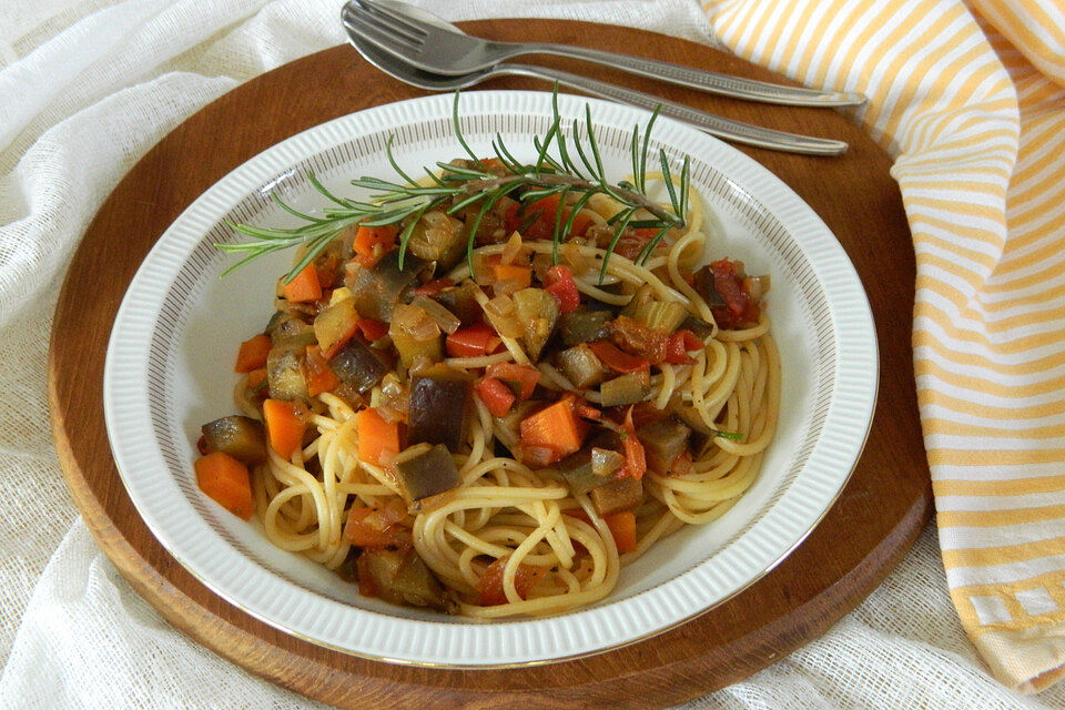 Spaghetti mit Gemüse - Bolognese