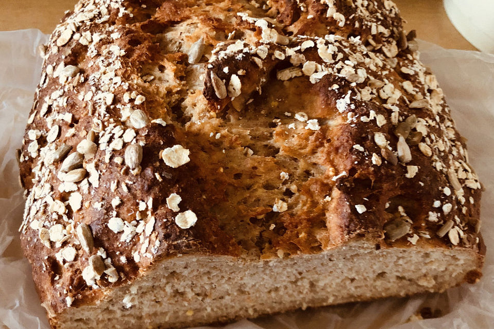 Quark-Vollkorn-Dinkelbrot oder Brötchen