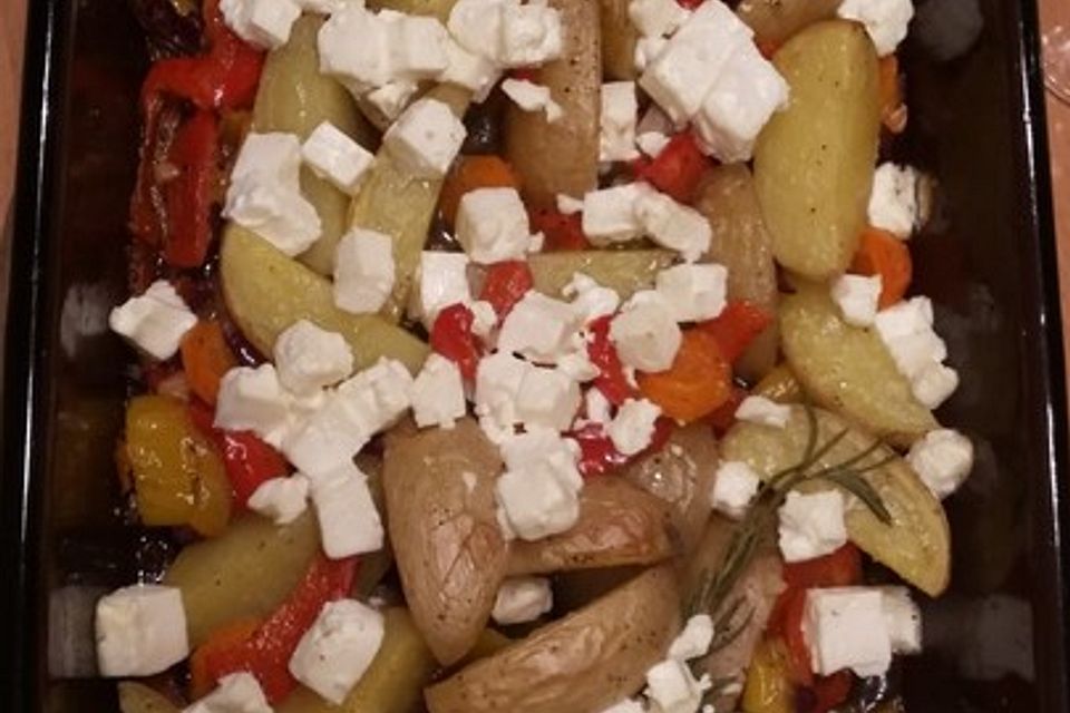 Kartoffel-Paprika-Feta-Auflauf