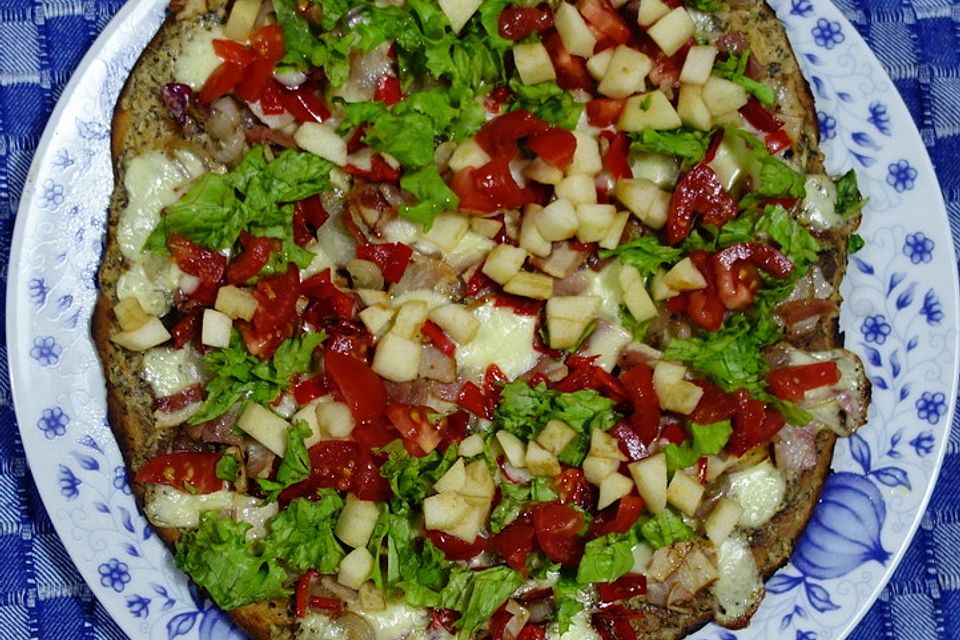 Pikant-würziger Flammkuchen mit Pilzteig