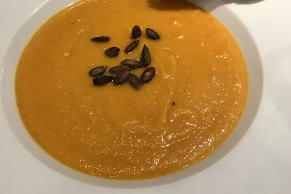 Kürbissuppe mit Orangensaft und Ingwer