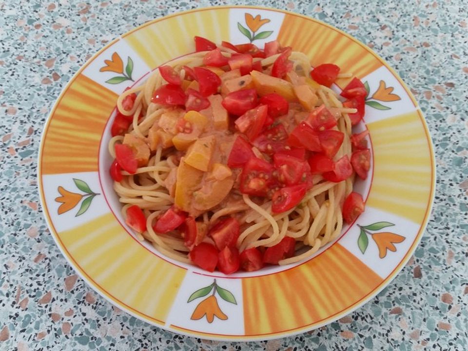 Nudeln in leichter Tomatensauce mit Gemüse von lady_XY| Chefkoch