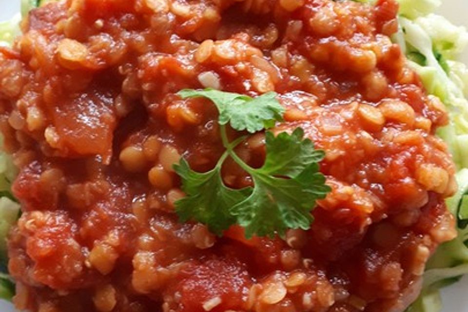 Linsenbolognese mit Zucchininudeln