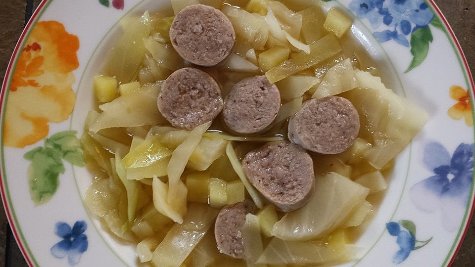 Weißkohleintopf mit frischer Bratwurst von Christa1010| Chefkoch