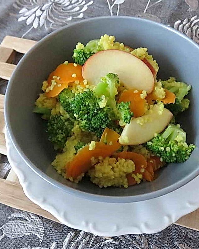 Curry-Hirsetopf mit Gemüse und Apfel