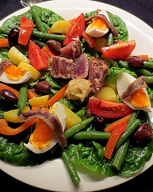 Salade Nicoise mit frischem Thunfisch