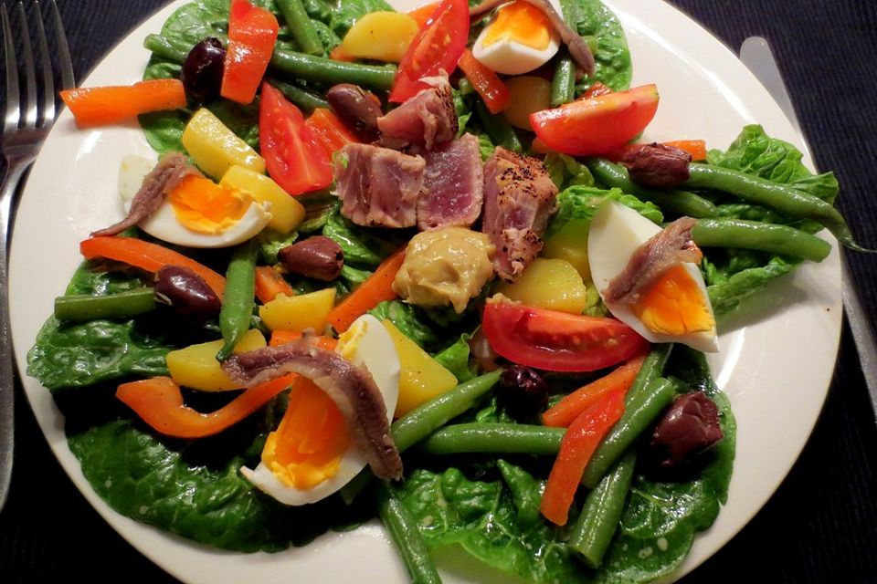 Salade Nicoise mit frischem Thunfisch