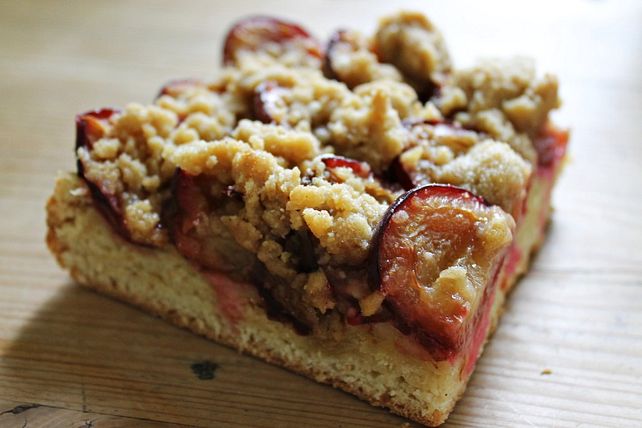 Dinkel-Pflaumenkuchen mit Streuseln von Back-Office| Chefkoch