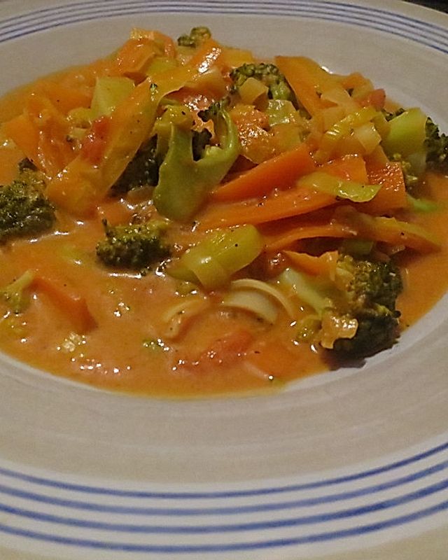 Gemüsetrio mit Curry-Mandel-Soße