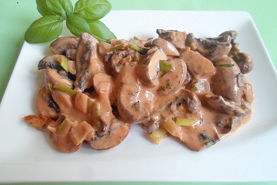 Schnelle Pilzpfanne mit frischen Champignons