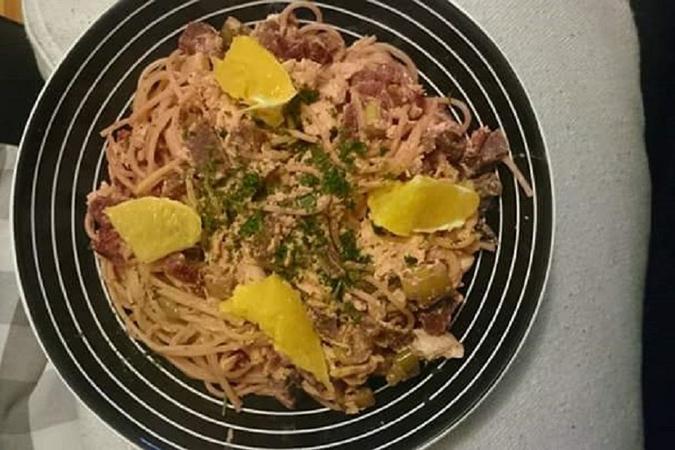 Rote Bete-Lachs-Pasta