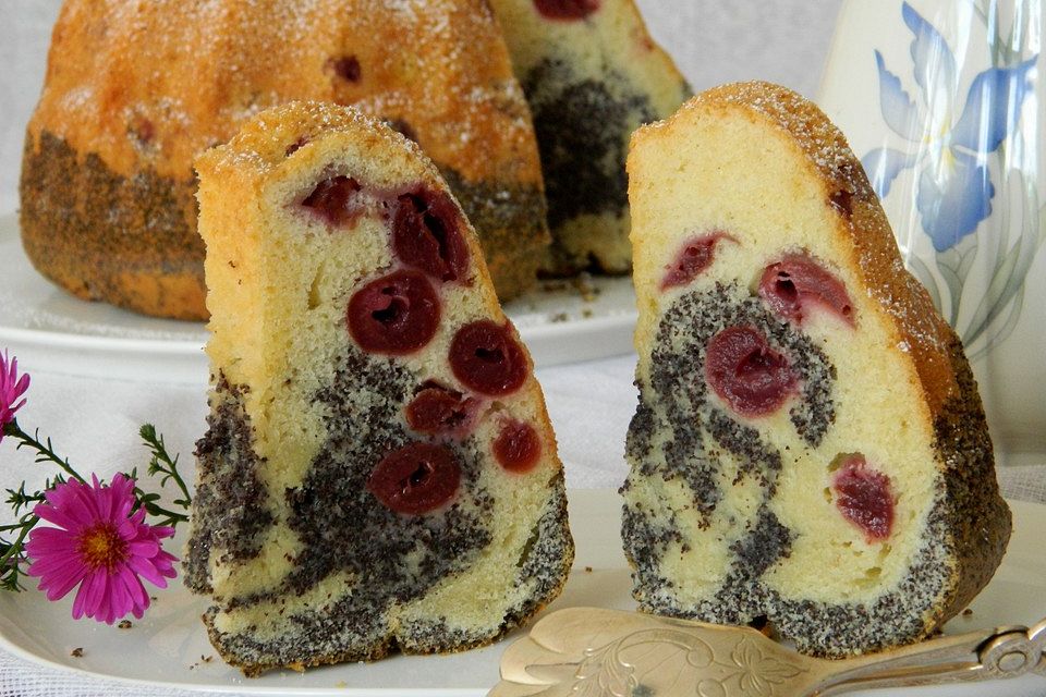 Mohn-Kirsch-Napfkuchen