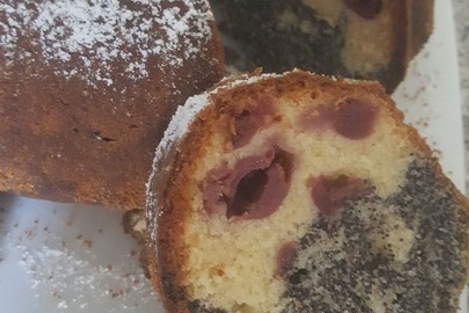 Mohn-Kirsch-Napfkuchen