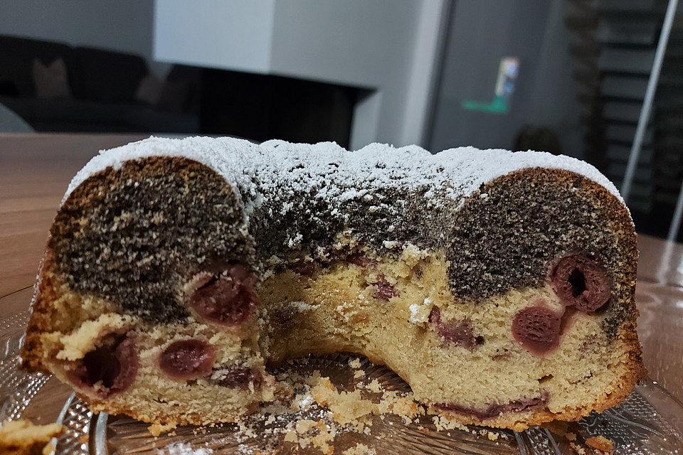 Mohn-Kirsch-Napfkuchen