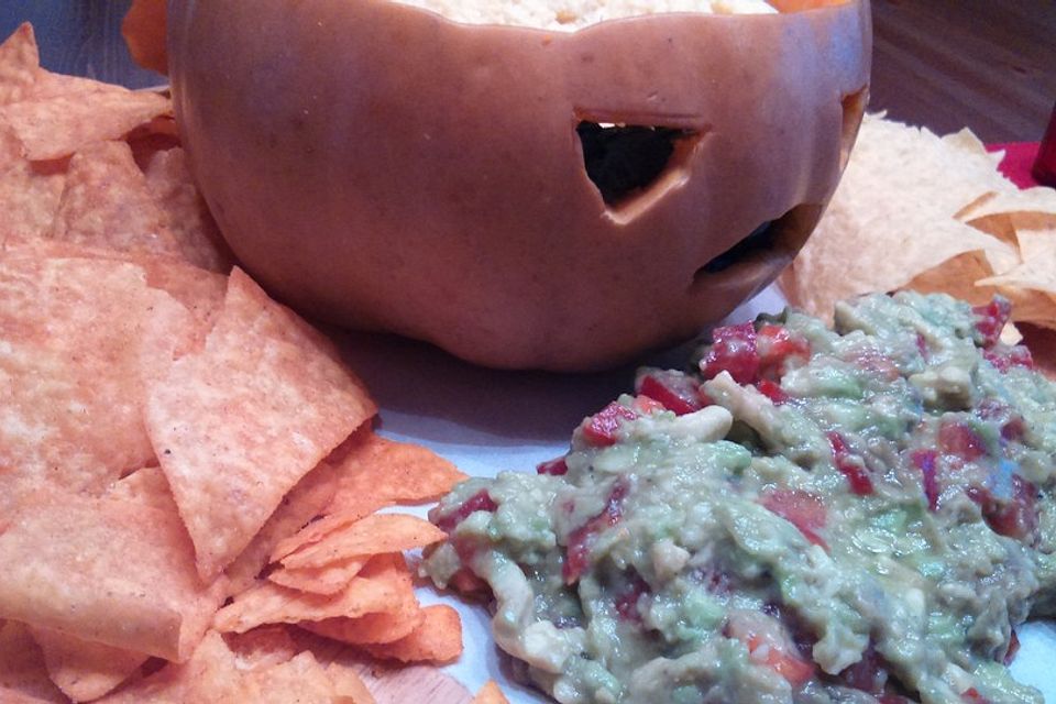 Halloween Kürbisdip und Guacamole