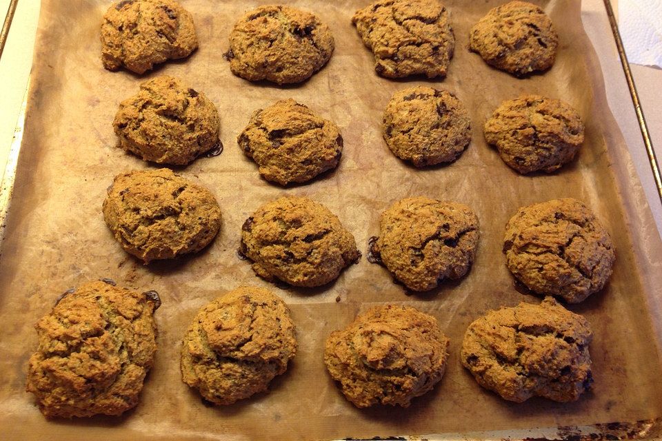 Vegane Cookies mit Kokosmehl und weißer Reismilchschokolade