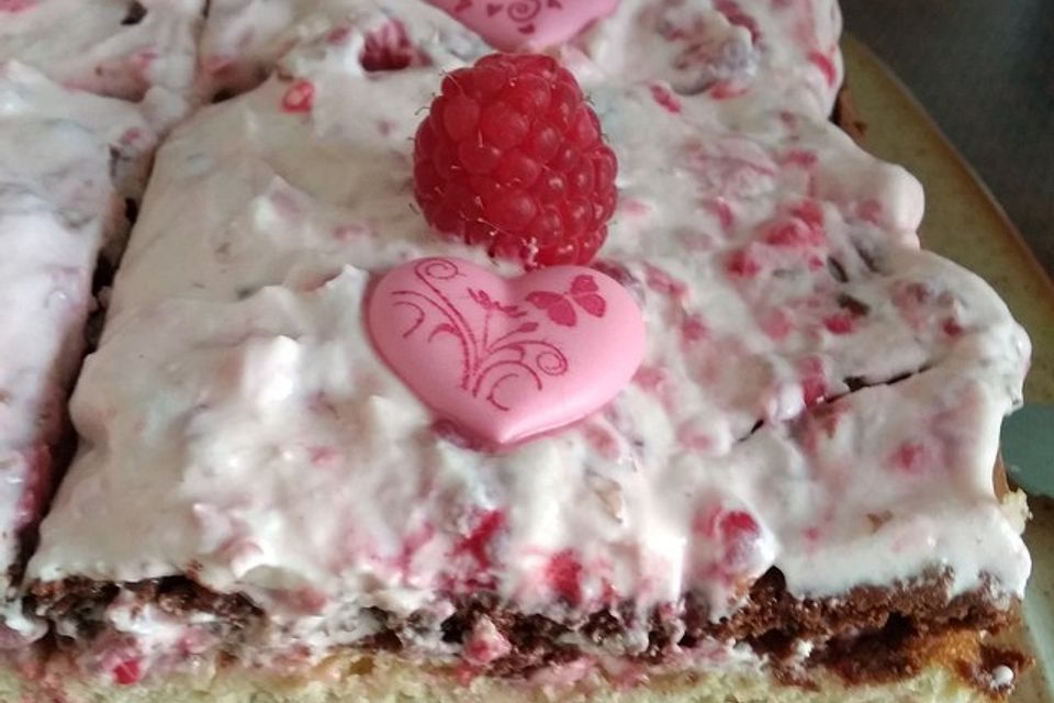 Himbeer-Frischkäse-Schoko-Torte