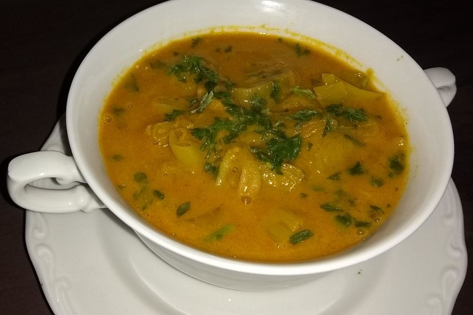 Lauchsuppe mit Mungobohnenkeimlingen