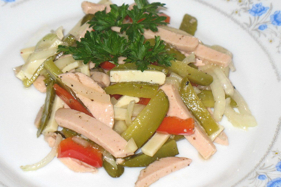 Elsässer Wurstsalat mit Emmentaler