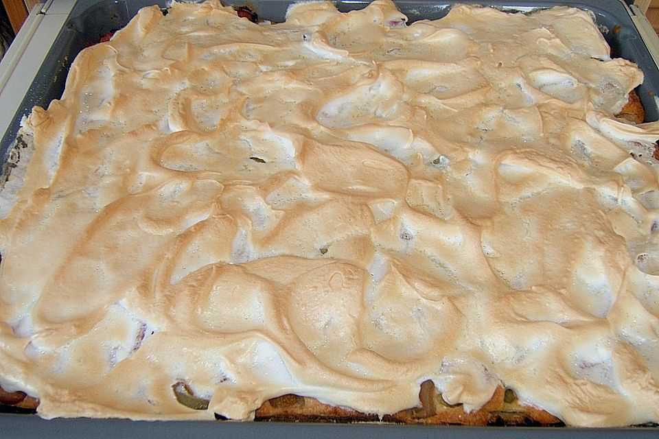 Rhabarberkuchen mit Kokos und Baiser