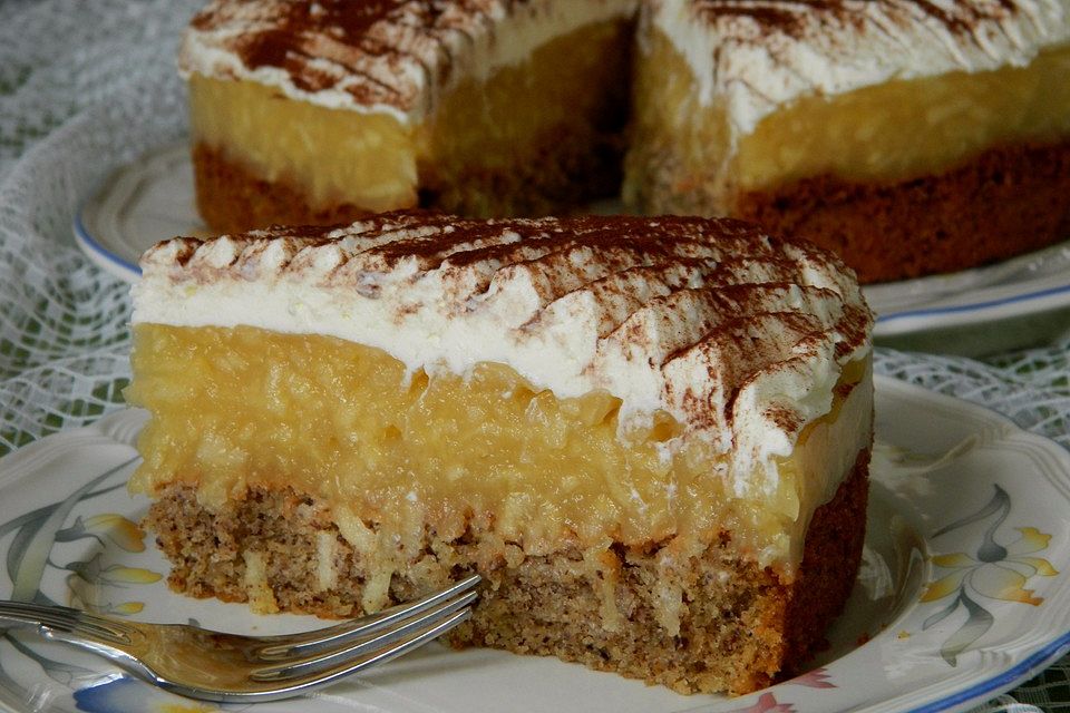 Apfeltorte mit Sahne-Schmand-Haube