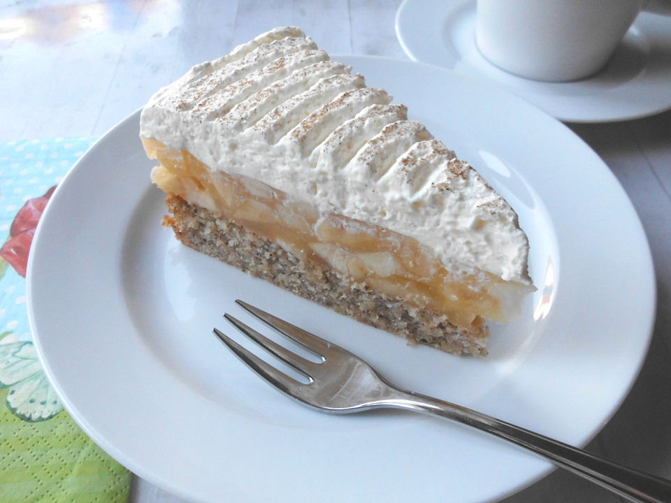 Apfeltorte mit Sahne-Schmand-Haube von morre| Chefkoch