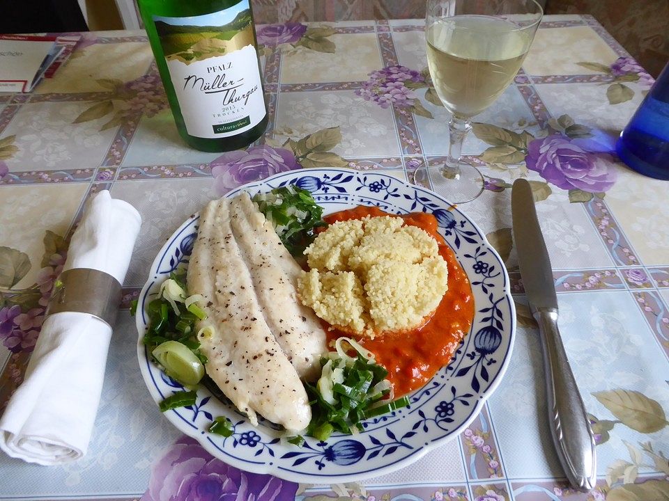 Pangasiusfilet mit Lauchgemüse und Paprika-Sauce von andreasvolkmann ...