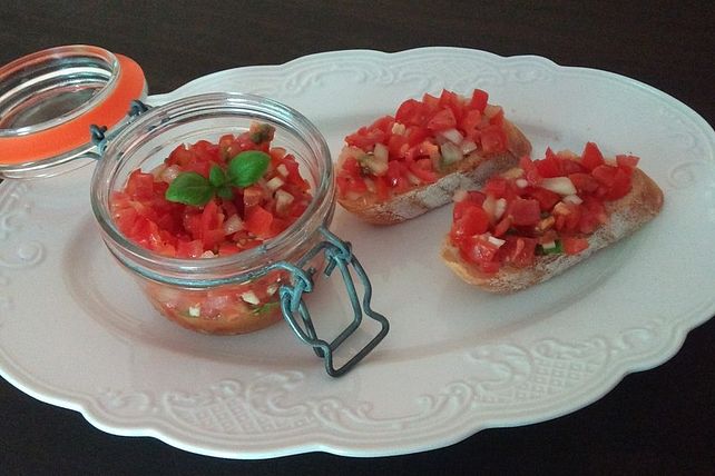 Bruschetta mit Kirschtomaten und Basilikum von Bärchenknutscher| Chefkoch