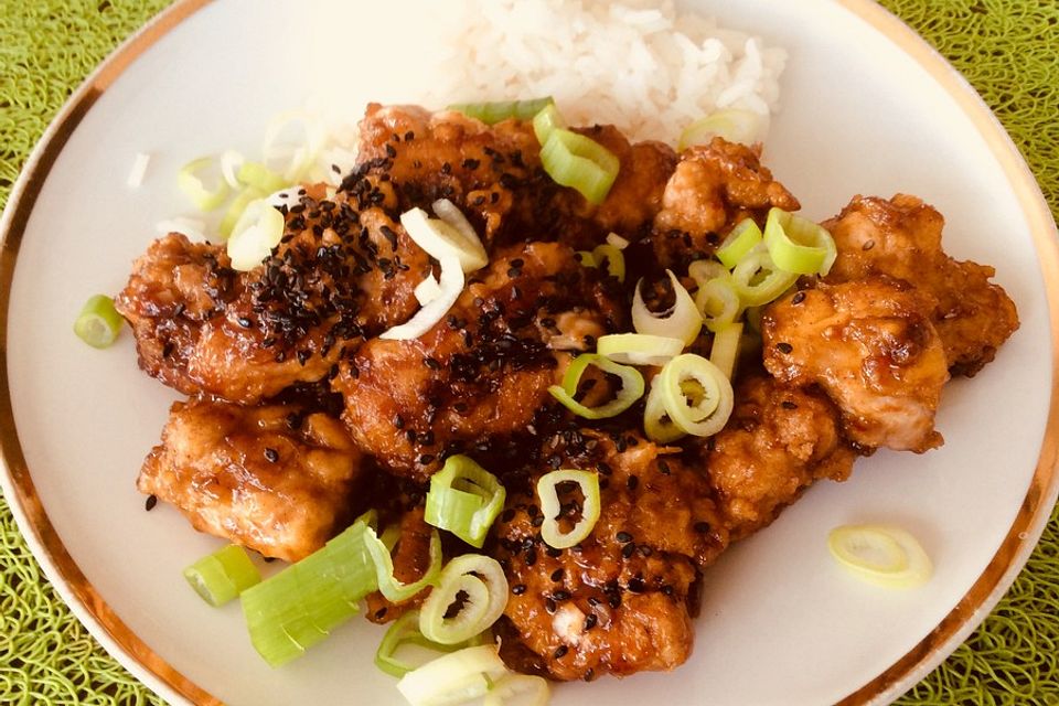 Sticky Chicken mit asiatischer Soße und Sesam