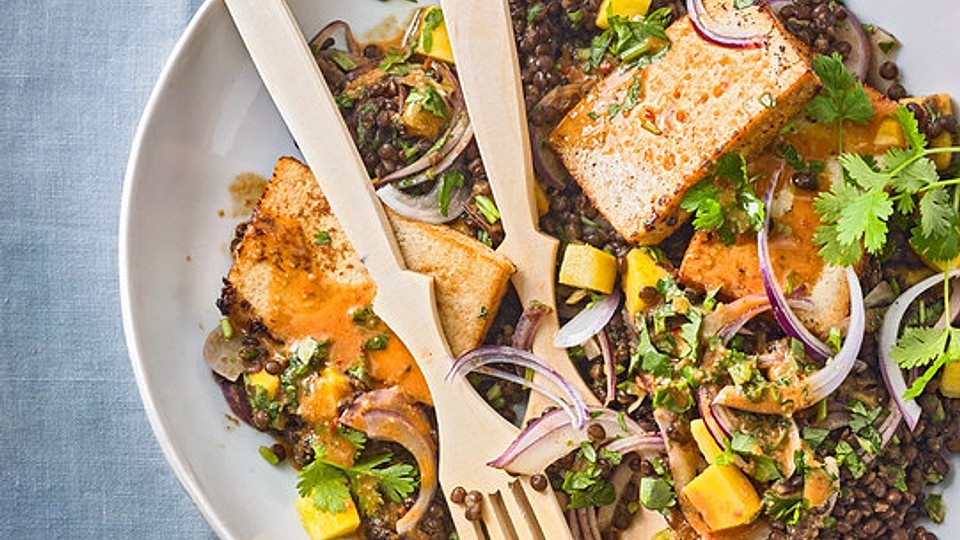 Mango-Linsensalat mit mariniertem Tofu-image